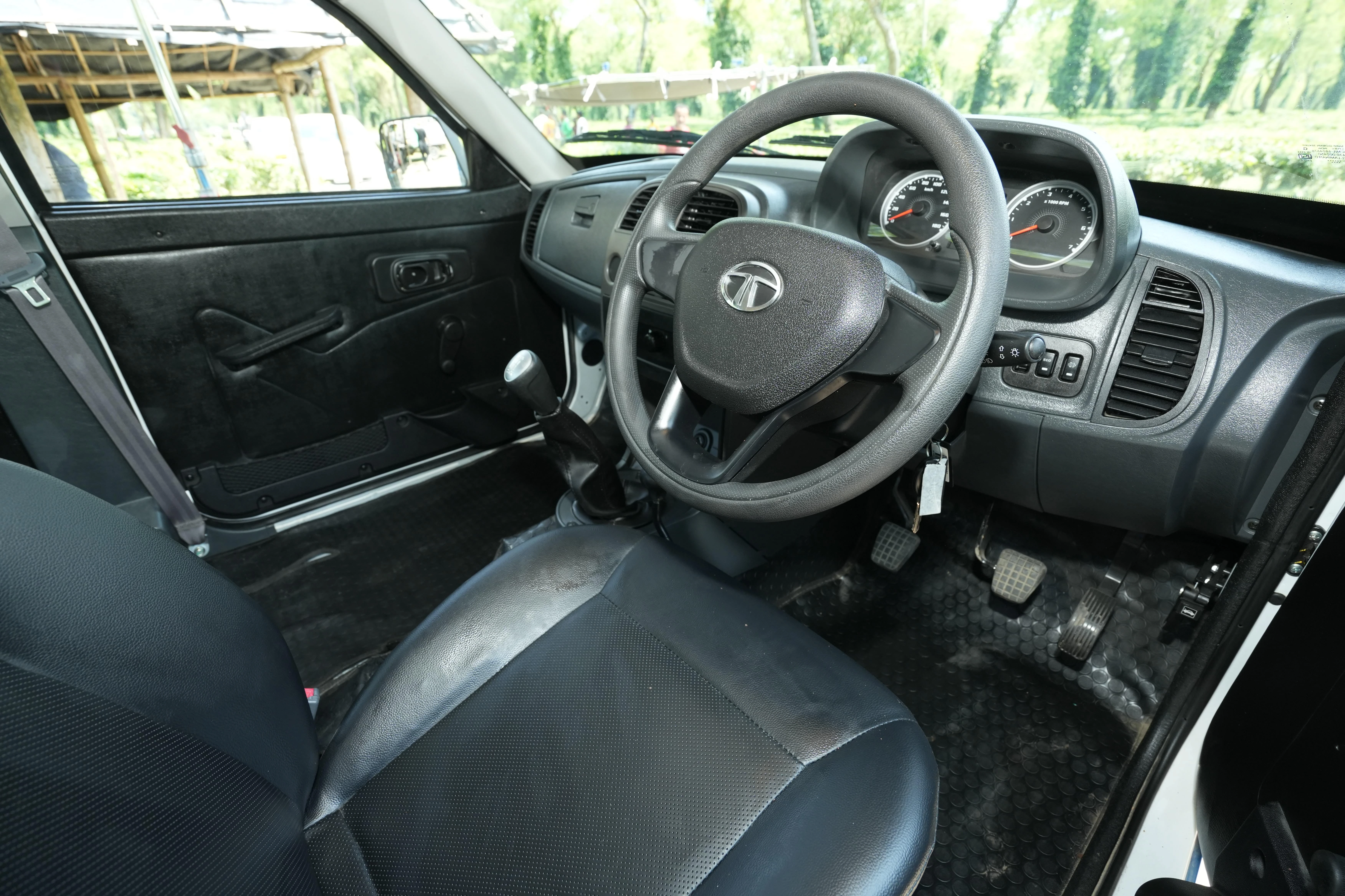 tata yodha crew cab 4x4